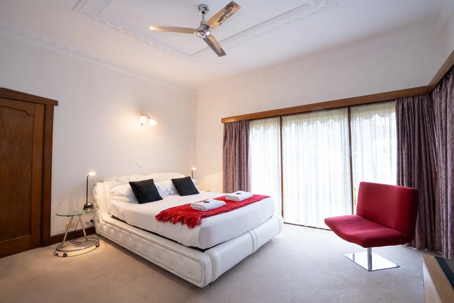 Ballarat Accommodation. Family Accommodtion. Corporate Accommodation. Self-contained. Indoor heated pool, pickleball, restaurant